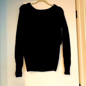 Lululemon black split side sweater